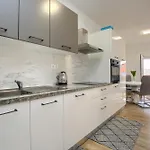 Aurelia - Terrace With Lemon Garden View Pula