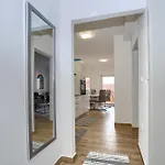 Aurelia - Terrace With Lemon Garden View Apartamento