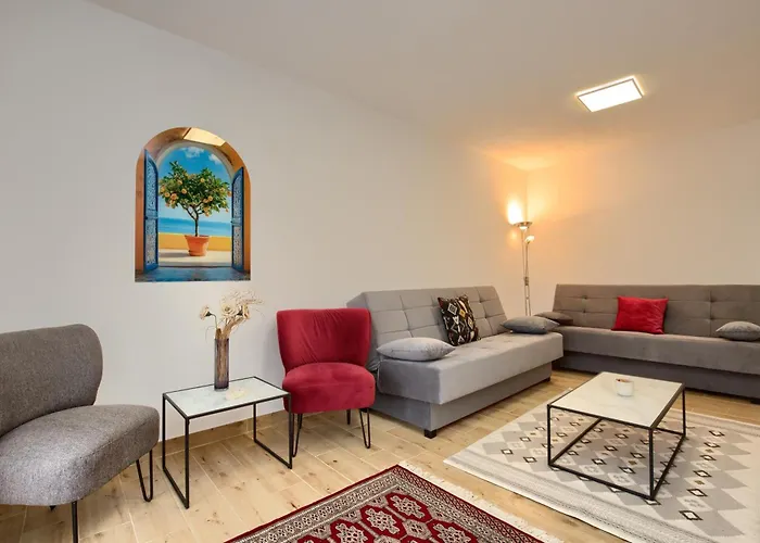 Aurelia - Terrace With Lemon Garden View Pula