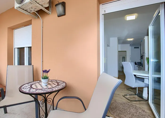 Aurelia - Terrace With Lemon Garden View Appartement